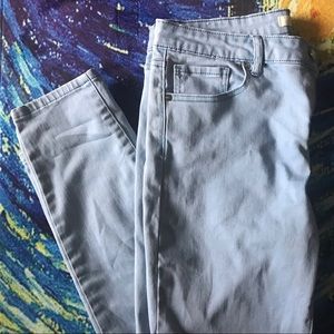 super cute forever 21 light wash skinny jeans